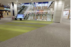 【イオンモール甲府昭和】うぐいすエスカレーター前(2F)