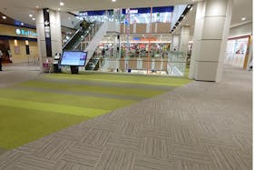 【イオンモール甲府昭和】うぐいすエスカレーター前(2F)