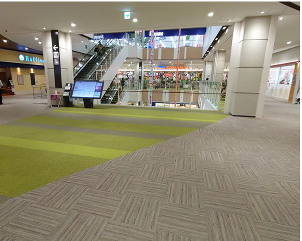 【イオンモール甲府昭和】うぐいすエスカレーター前（2F）