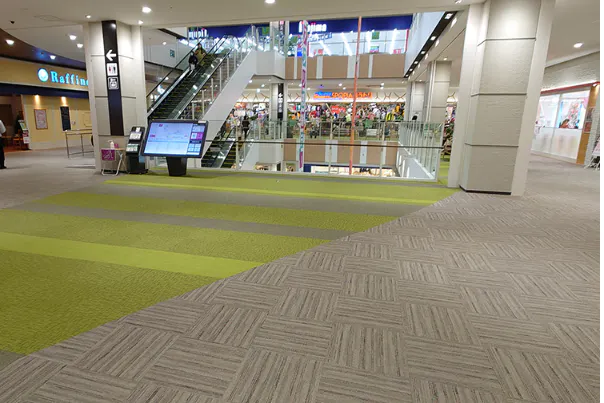 【イオンモール甲府昭和】うぐいすエスカレーター前(2F)