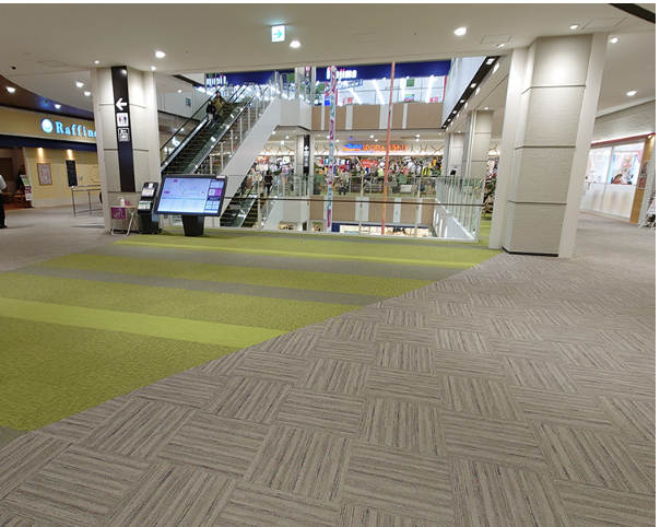 【イオンモール甲府昭和】うぐいすエスカレーター前（2F）