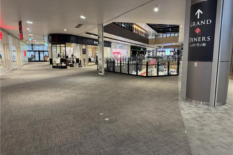 【イオンモール幕張新都心】グランドダイナーズ入口前(エクセルシオールカフェ前)