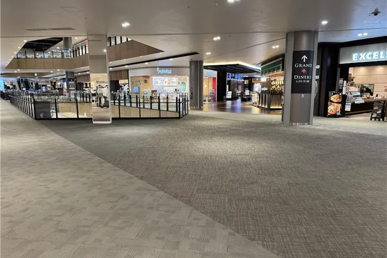 【イオンモール幕張新都心】グランドダイナーズ入口前(エクセルシオールカフェ前)の画像1