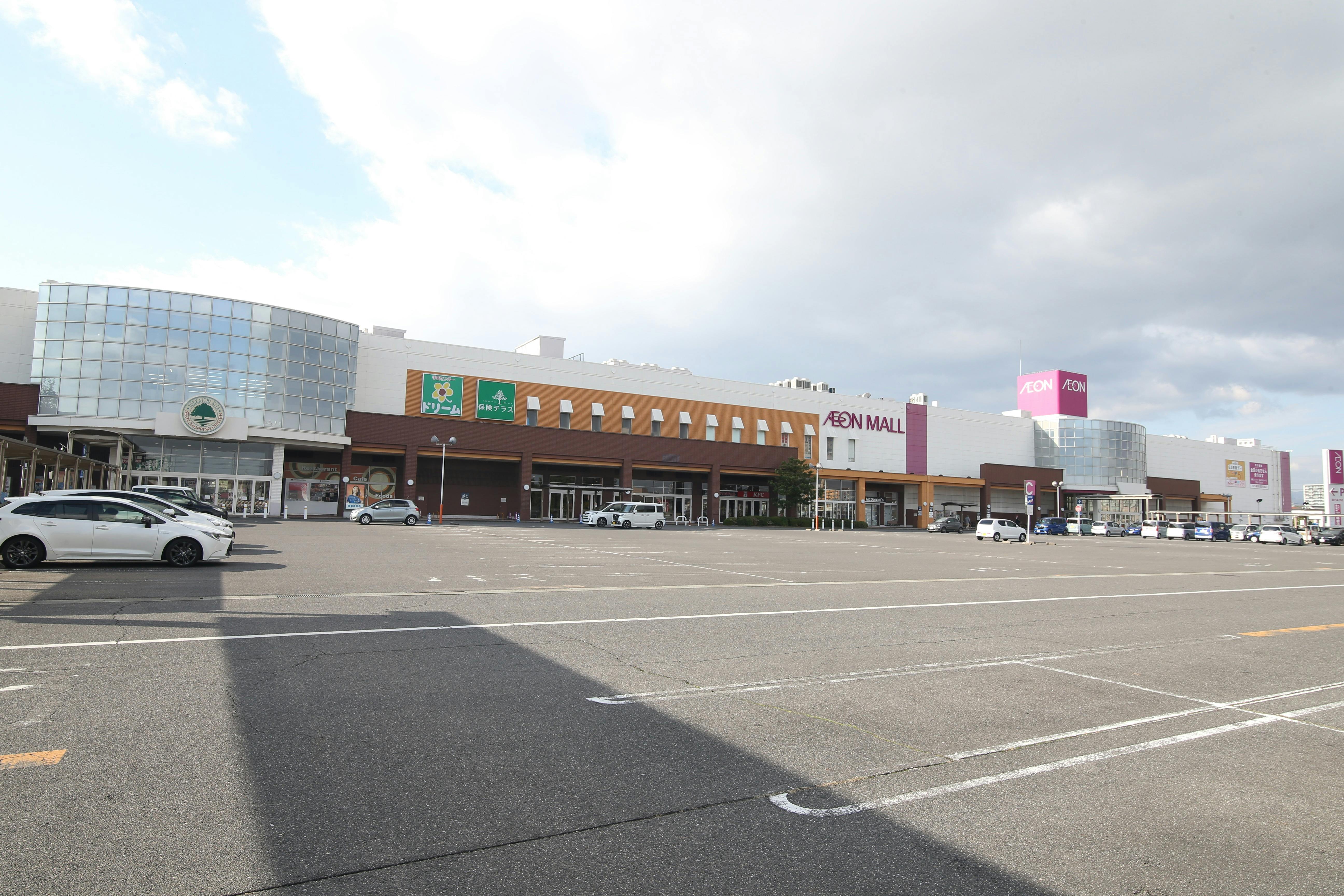 【イオンモール四日市北】各種プロモーションや物販、食物販のポップアップストアに最適な1階久世福商店前のイベントスペース