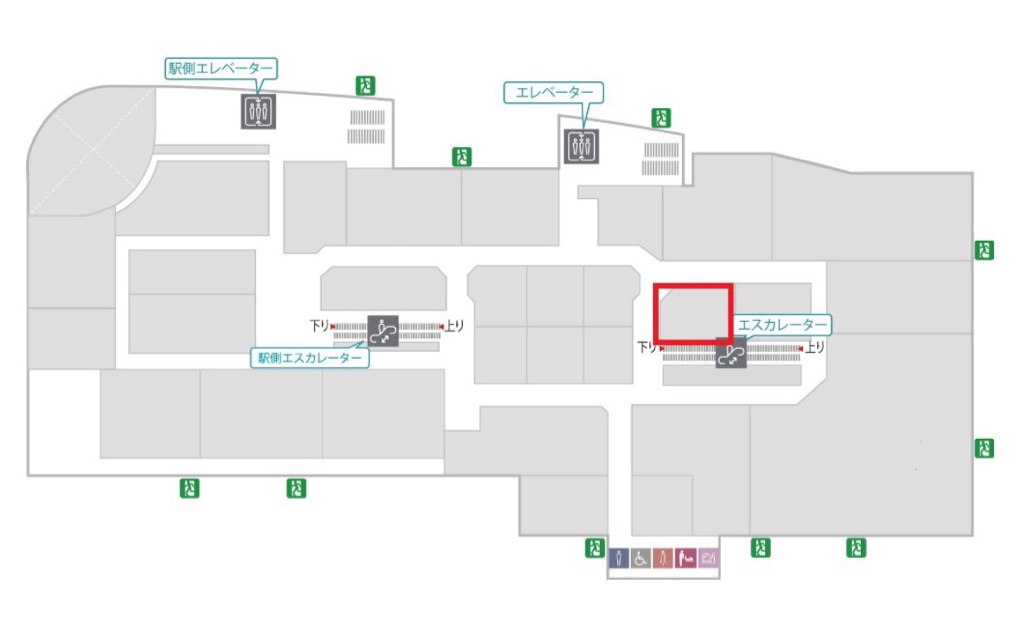 【北千住マルイ】5階 カレンダリウムD06 【物販】下りエスカレーター近く幅広い客層が訪れるフロア、バラエティ雑貨に最適