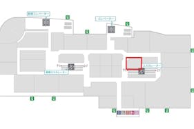 【北千住マルイ】5階 カレンダリウムD06 【物販】下りエスカレーター近く幅広い客層が訪れるフロア、バラエティ雑貨に最適