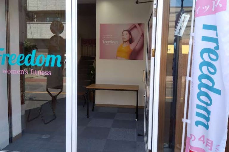 エントランススペース出入り口②