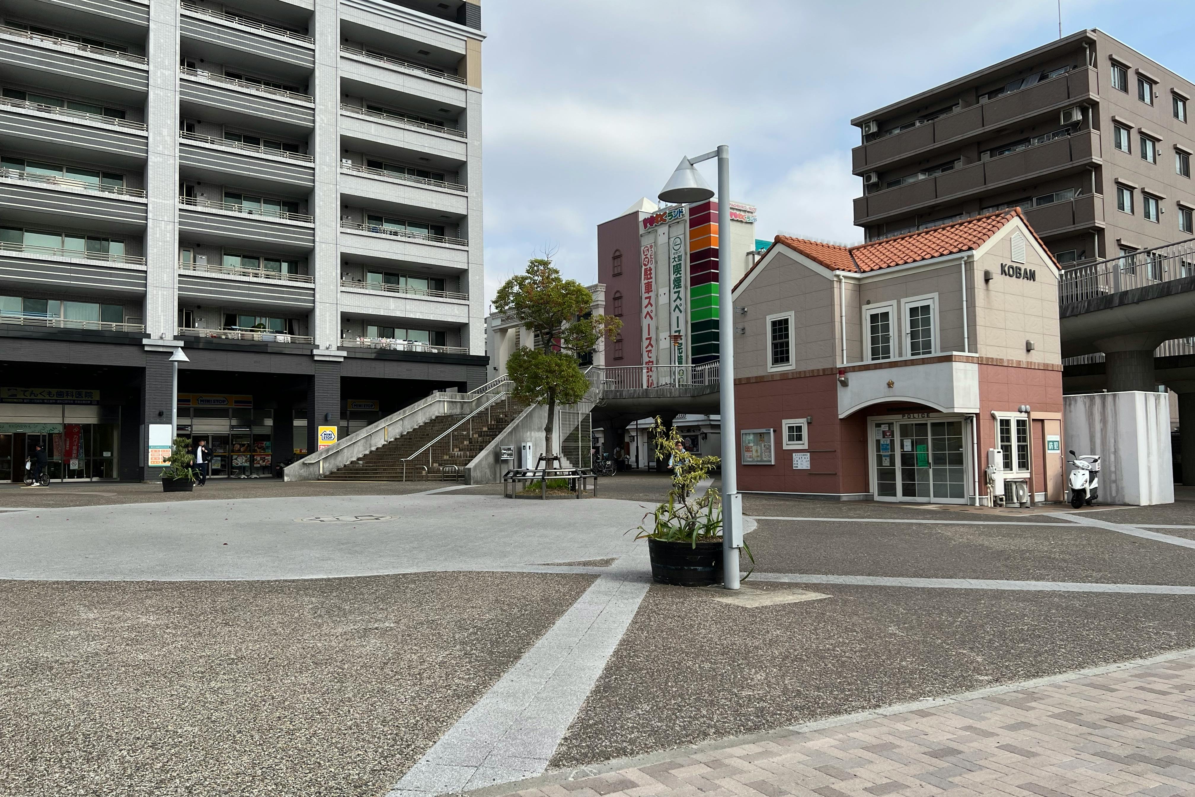 【横浜市営地下鉄グリーンライン北山田駅】各種プロモーションや物販、食物販のポップアップストアに最適な改札外イベントスペース