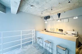 【表参道駅2分/期間限定価格】キッチン・ビアバー併設/路面ガラス張り/ポップアップ、コスメ、パーティー、展示会に最適