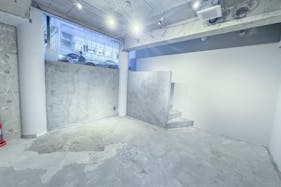 【表参道駅2分/期間限定価格】キッチン・ビアバー併設/路面ガラス張り/ポップアップ、コスメ、パーティー、展示会に最適