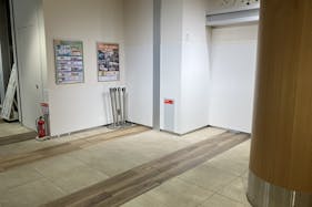 【SOCOLA武蔵小金井クロス】1階正面入り口横 物販、食物販のポップアップストアやプロモーションイベントに最適な催事イベントスペース