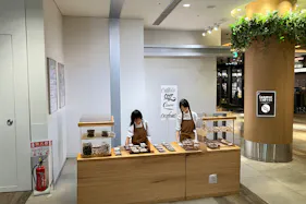 【SOCOLA武蔵小金井クロス】1階正面入り口横 物販、食物販のポップアップストアやプロモーションイベントに最適な催事イベントスペース