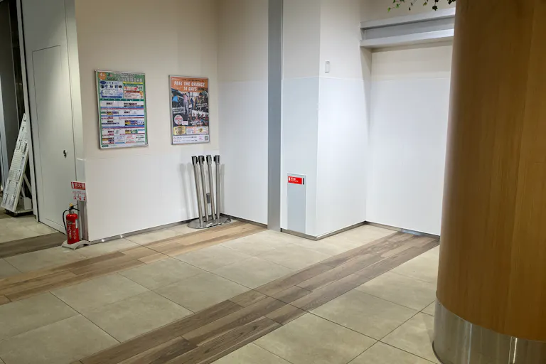 【SOCOLA武蔵小金井クロス】1階正面入り口横 物販、食物販のポップアップストアやプロモーションイベントに最適な催事イベントスペースの画像2