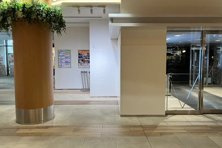 【SOCOLA武蔵小金井クロス】1階正面入り口横 物販、食物販のポップアップストアやプロモーションイベントに最適な催事イベントスペースの画像3