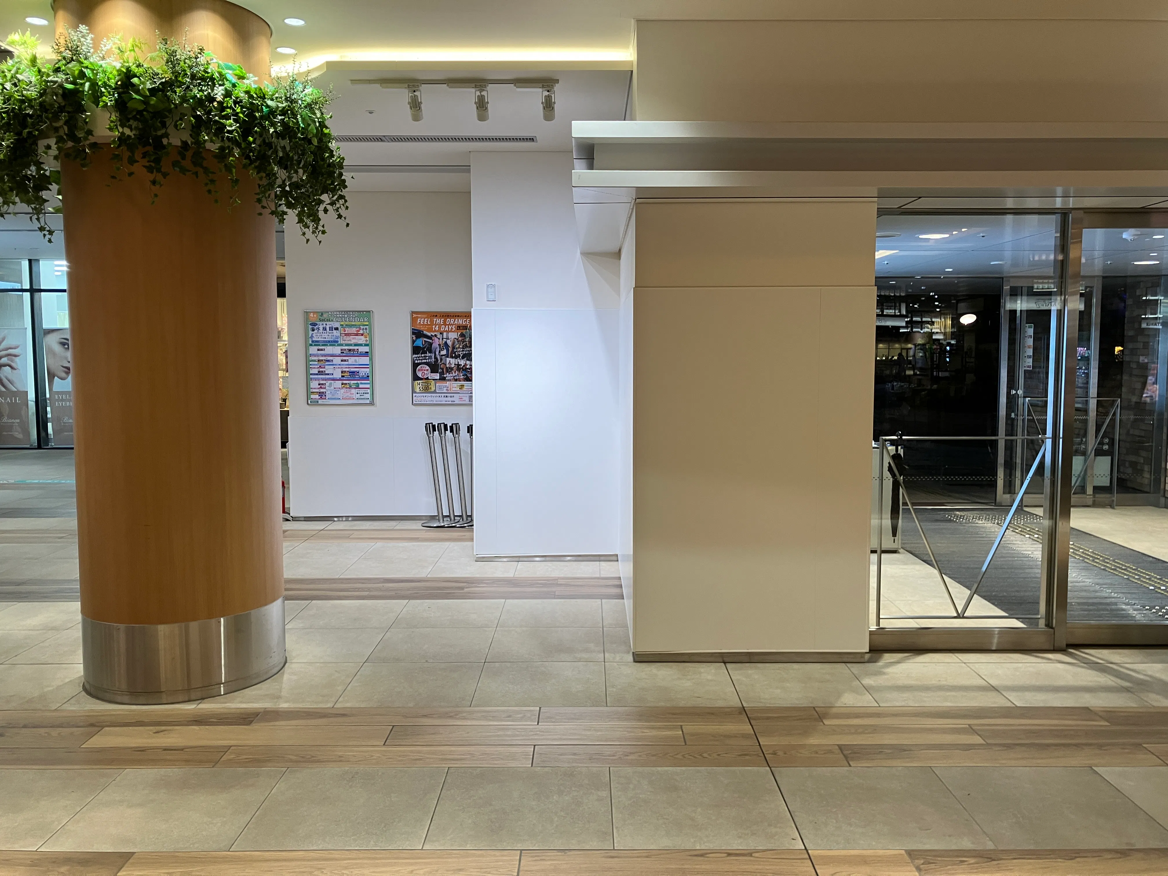 【SOCOLA武蔵小金井クロス】1階正面入り口横 物販、食物販のポップアップストアやプロモーションイベントに最適な催事イベントスペース