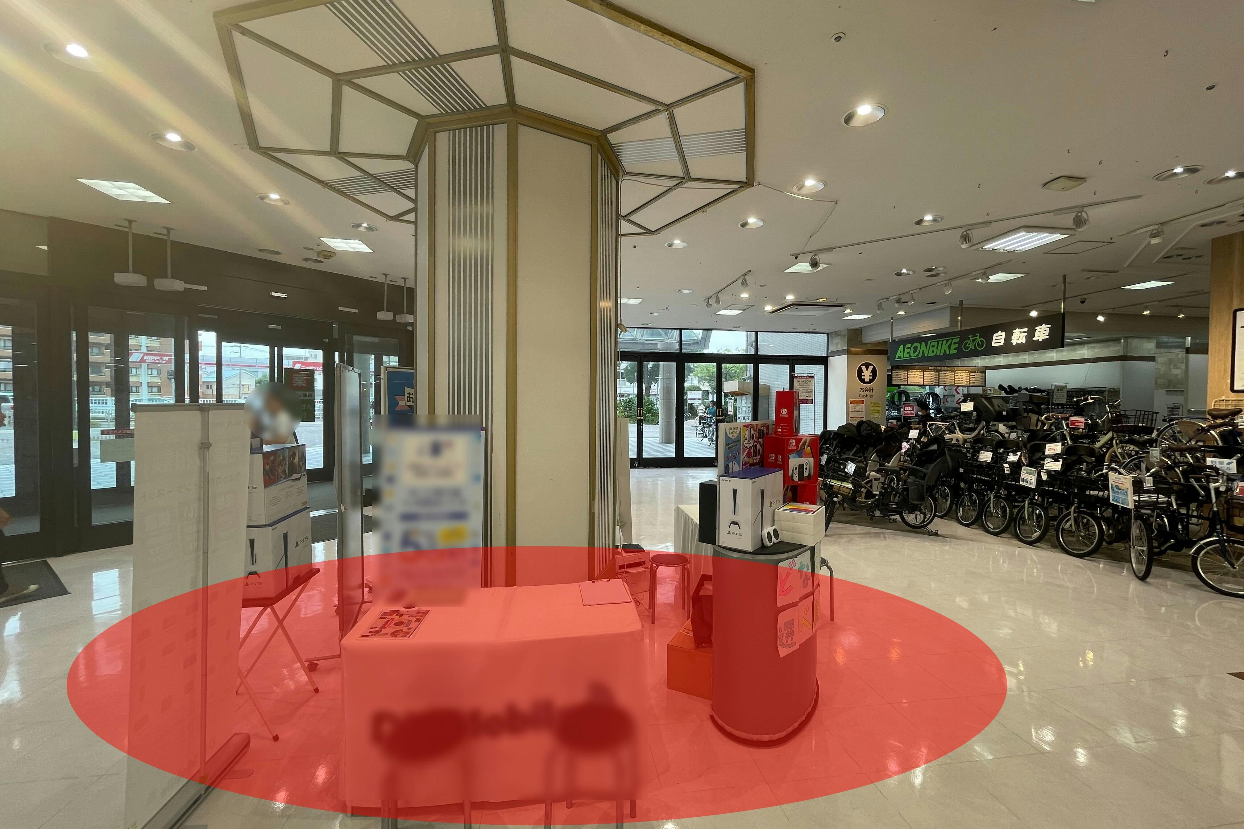 【イオン金沢八景ショッピングセンター】各種プロモーションイベントでの出店に最適なショッピングセンター1階出入口前にあるイベントスペース