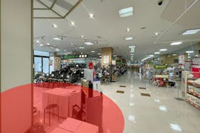 【イオン金沢八景ショッピングセンター】各種プロモーションイベントでの出店に最適なショッピングセンター1階出入口前にあるイベントスペース