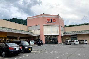 【ショッピングモールVIO(No12)】ファッション関係のポップアップストアに適したアパレル向きの建具が充実のイベントスペース