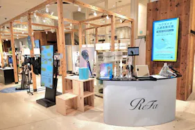 【神戸マルイ】1階カレンダリウムD07【物販・PR】エスカレーター横の好立地。専用什器やデジタルサイネージを完備。物販、体験ワークショップ、プロモーションなどに最適なスペースです。※最低利用日数7日間