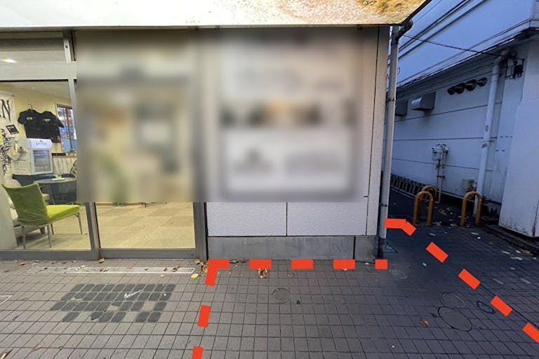 店舗前のスペースエリアは点線の中でお願いします