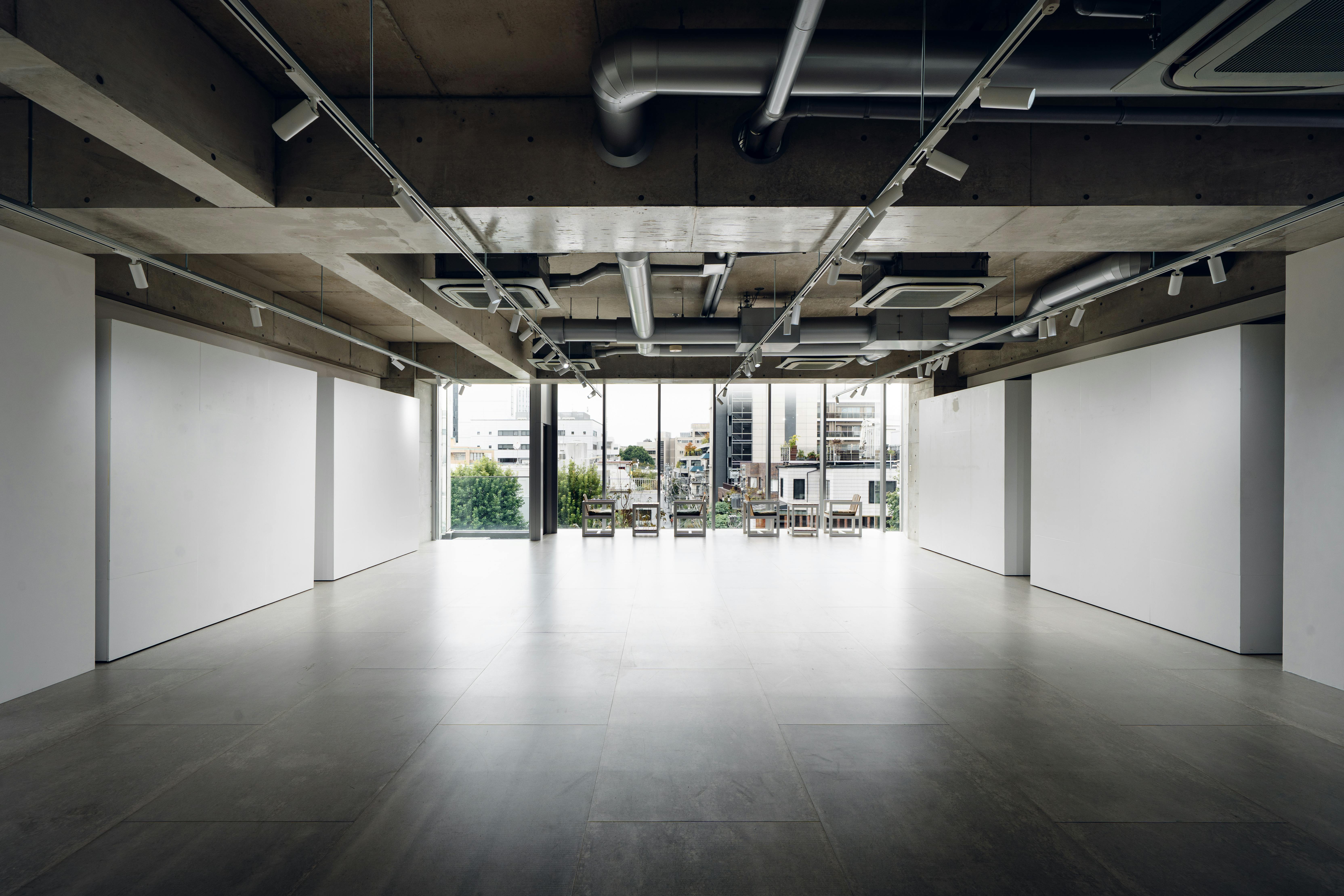 【外苑前駅5分】ポップアップや展示会に適した白を基調とした外苑西通り沿いのスペース