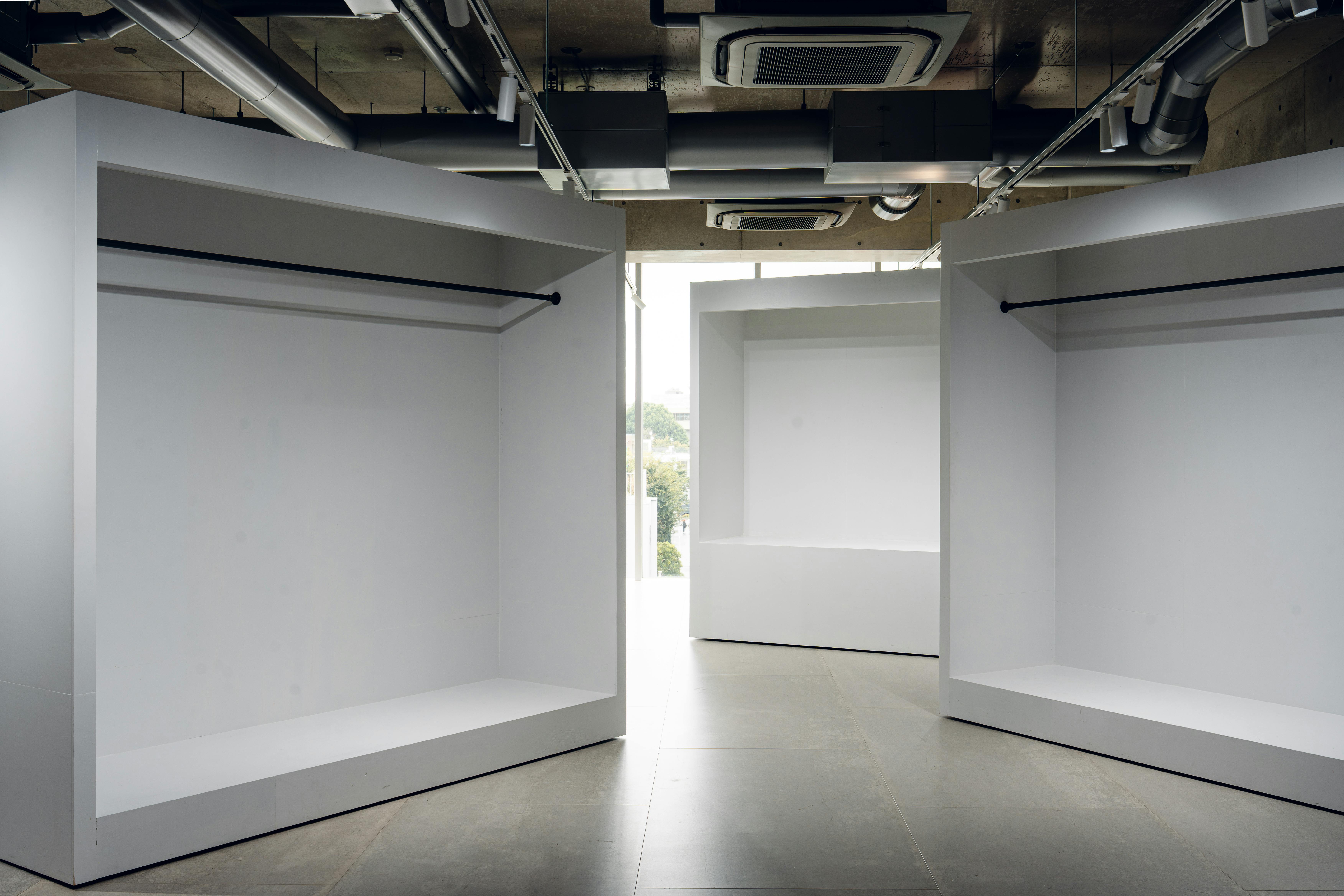 【外苑前駅5分】ポップアップや展示会に適した白を基調とした外苑西通り沿いのスペース