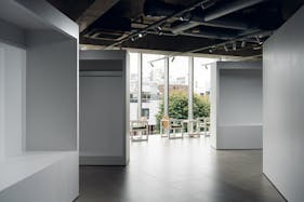 【外苑前駅5分】ポップアップや展示会に適した白を基調とした外苑西通り沿いのスペース