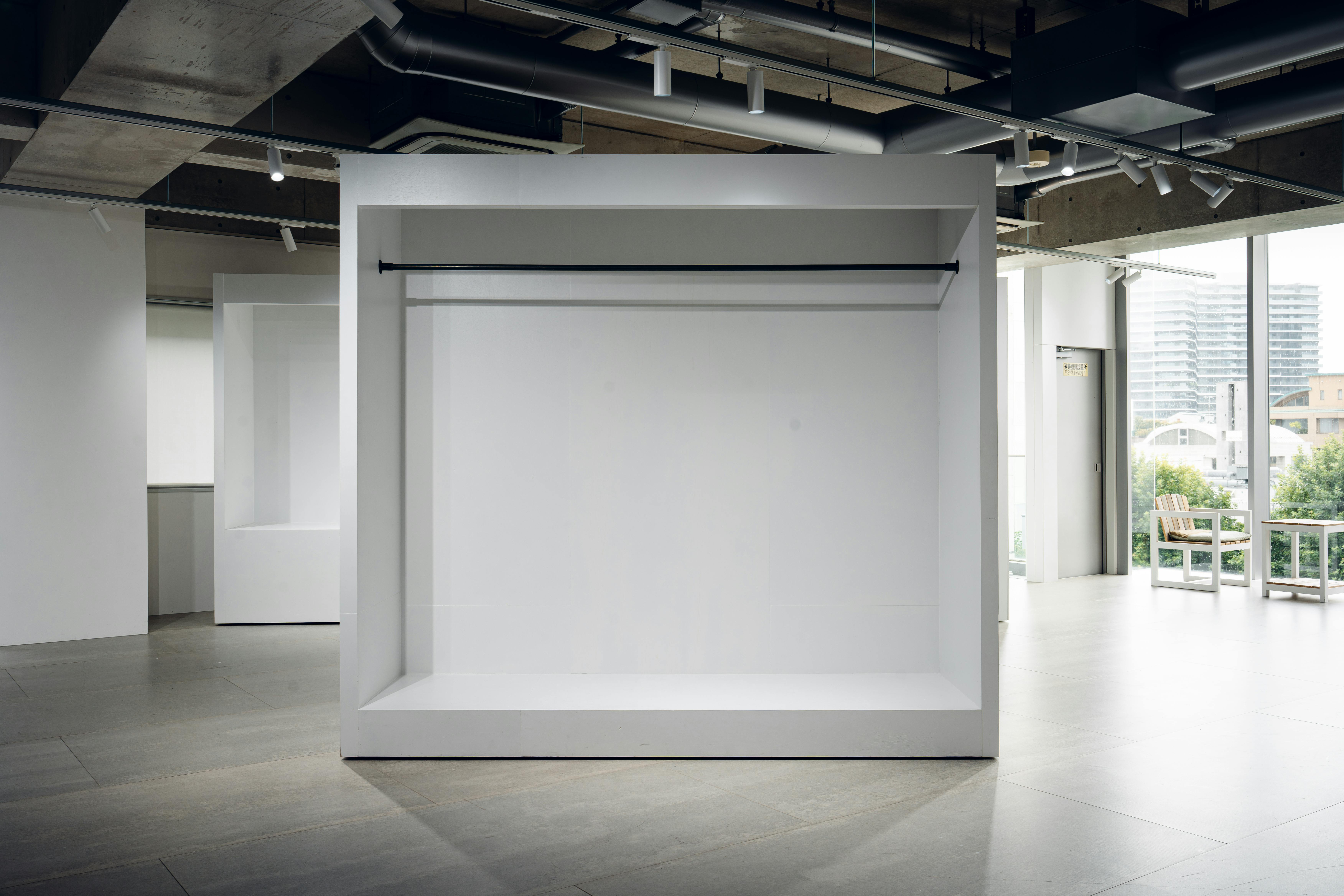 【外苑前駅5分】ポップアップや展示会に適した白を基調とした外苑西通り沿いのスペース