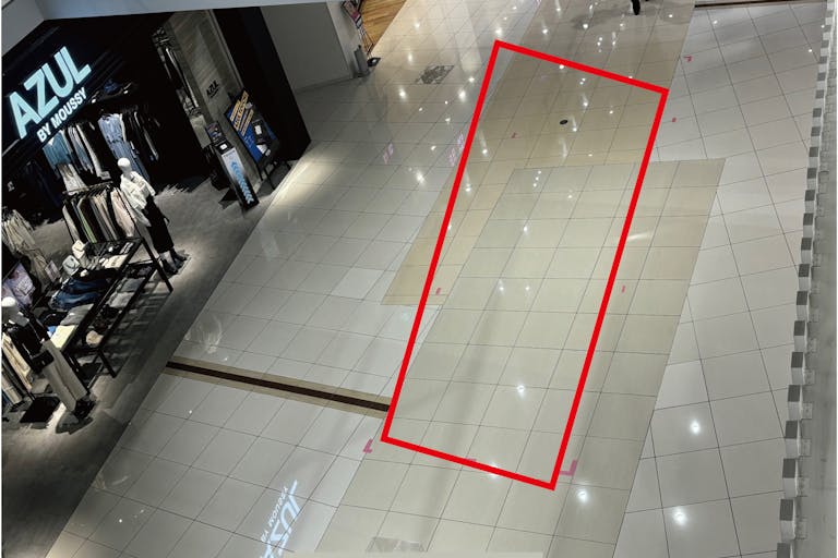 【イオンモール四條畷】⑩ 1階 AZUL前の画像1