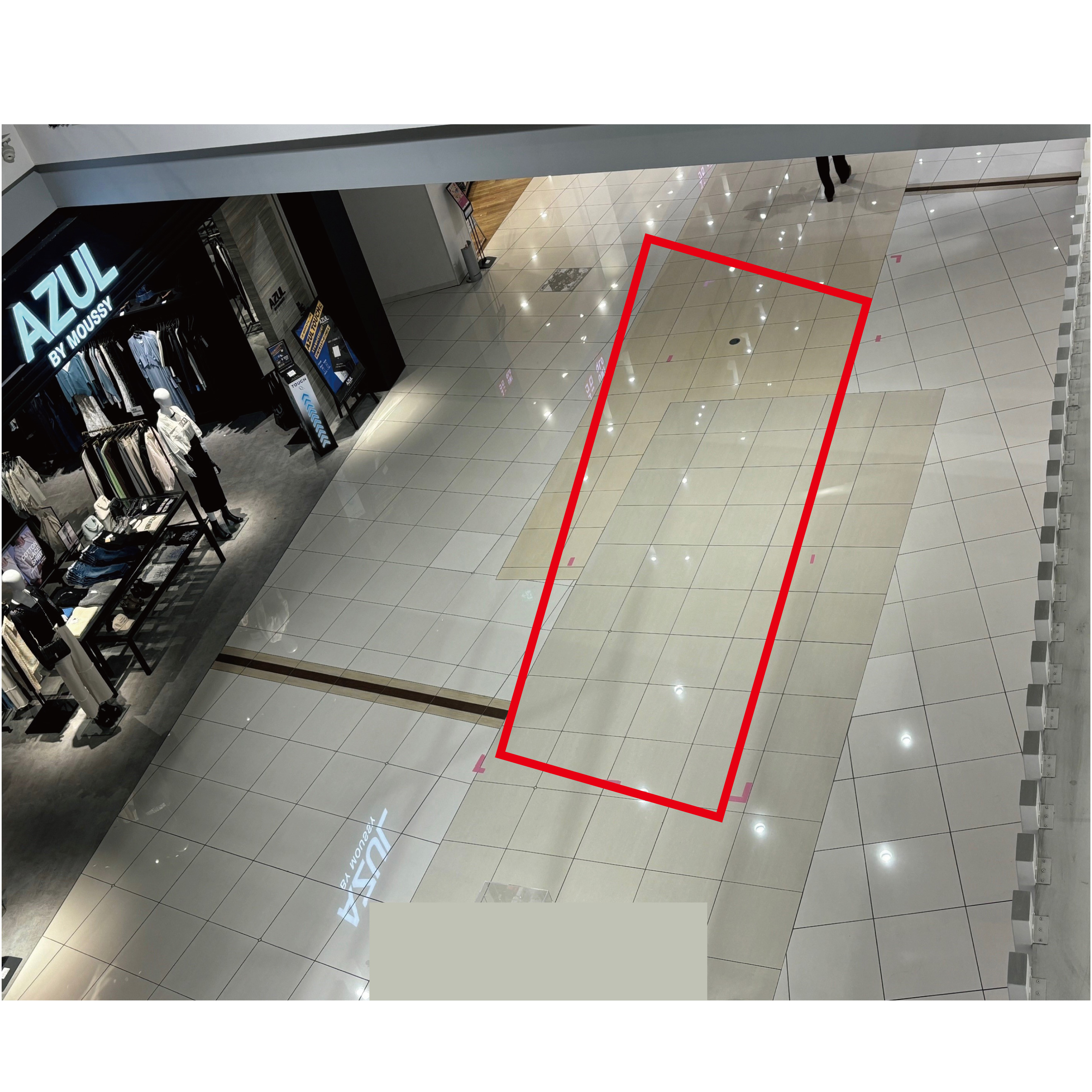 【イオンモール四條畷】⑩　1階 AZUL前