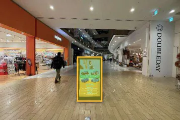 【イオンモール京都桂川】モール内広告 デジタルサイネージ(MSV)(55inc 両面)