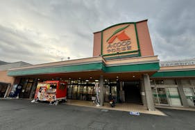 【Aコープやわたはま店】食物販や販促イベントに最適な入口付近の屋外スペース