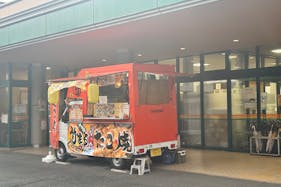 【Aコープやわたはま店】食物販や販促イベントに最適な入口付近の屋外スペース
