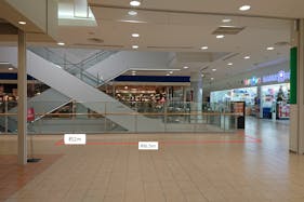 【イオンモール鶴見緑地】トイザらス前