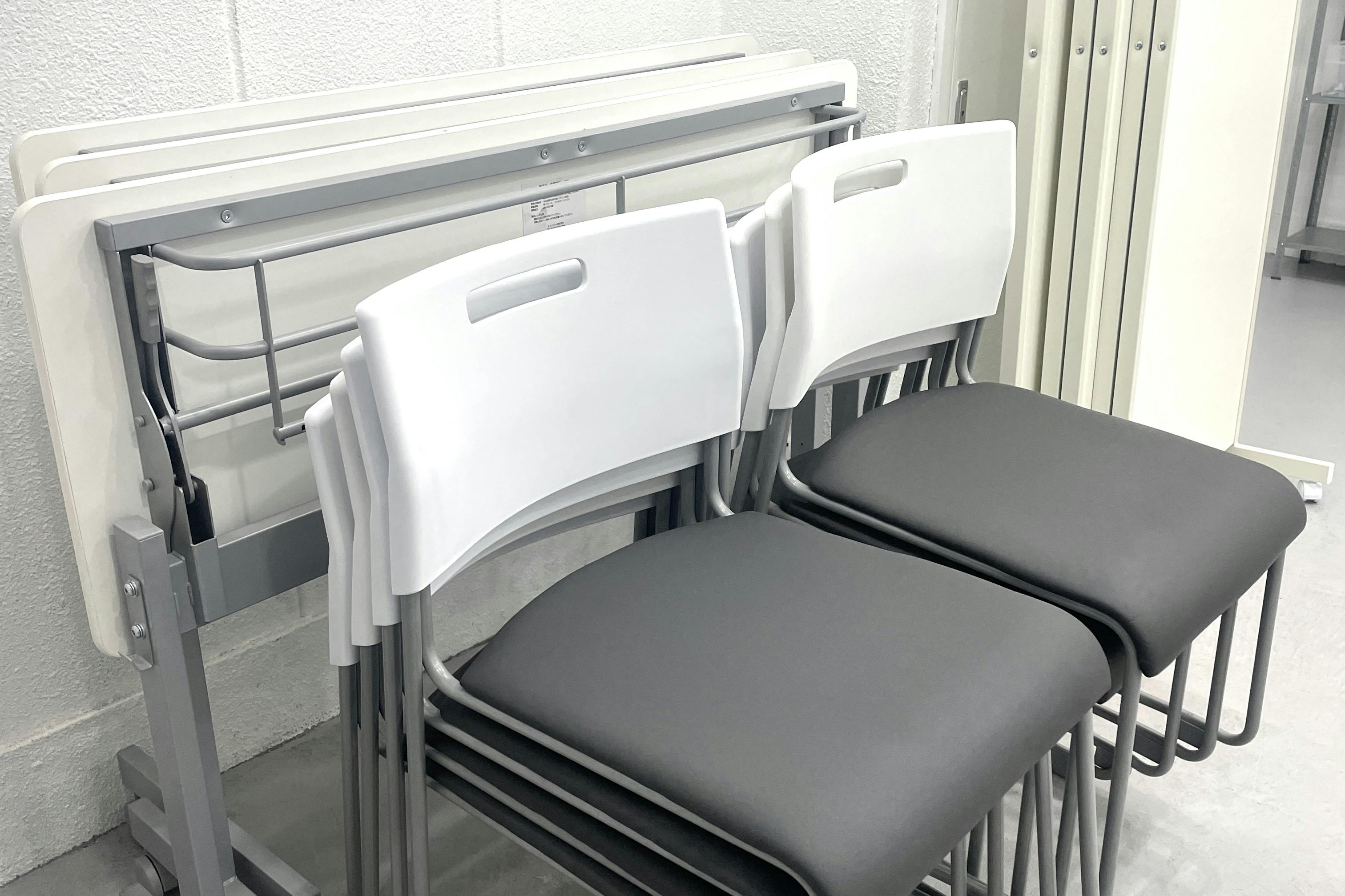 スタッキングチェア×8 長机(120×45)×3