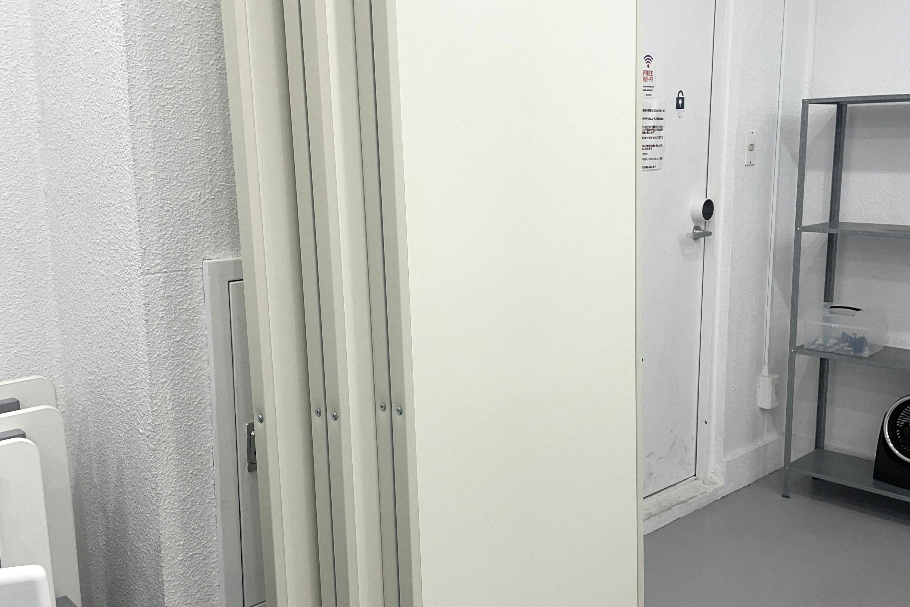 高さ180㎝の五連パーテーション