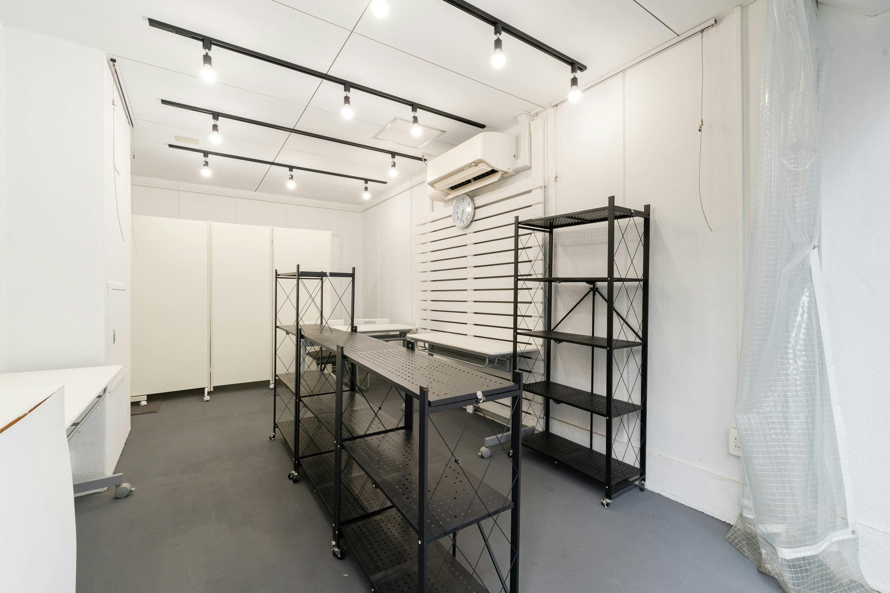 【都営新宿線大島駅3分】エアコン有りで夏も冬も快適、サンロード中の橋商店街入口すぐの好立地、ポップアップストアや販売促進イベントに最適な特典付きイベントスペース