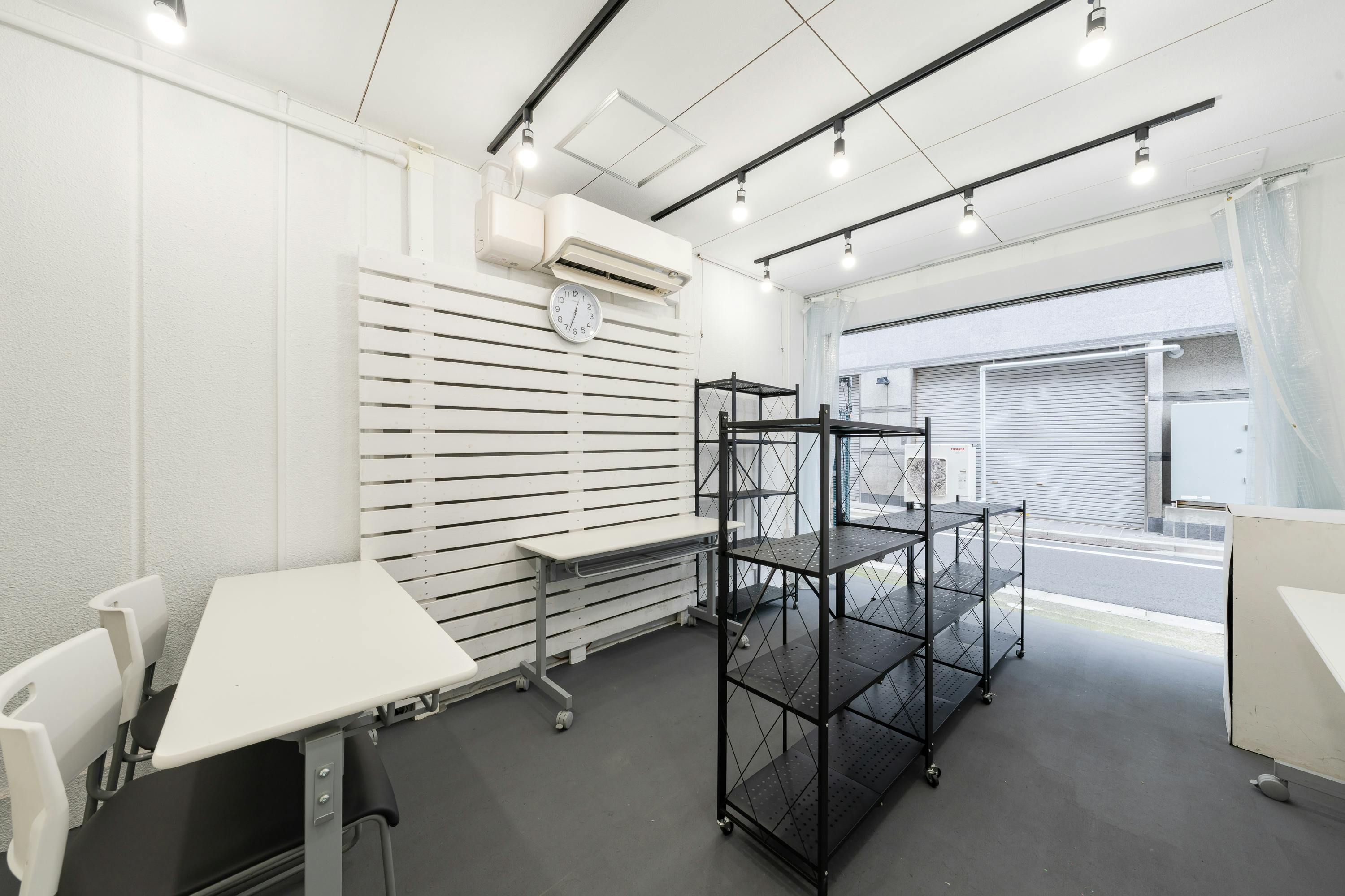 【都営新宿線大島駅3分】エアコン有りで夏も冬も快適、サンロード中の橋商店街入口すぐの好立地、ポップアップストアや販売促進イベントに最適な特典付きイベントスペース