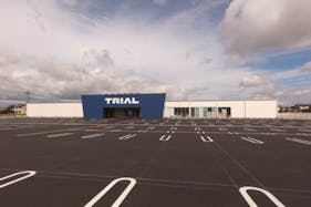 【スーパーセンタートライアル橿原店】キッチンカー(調理営業)出店限定/屋外スペース