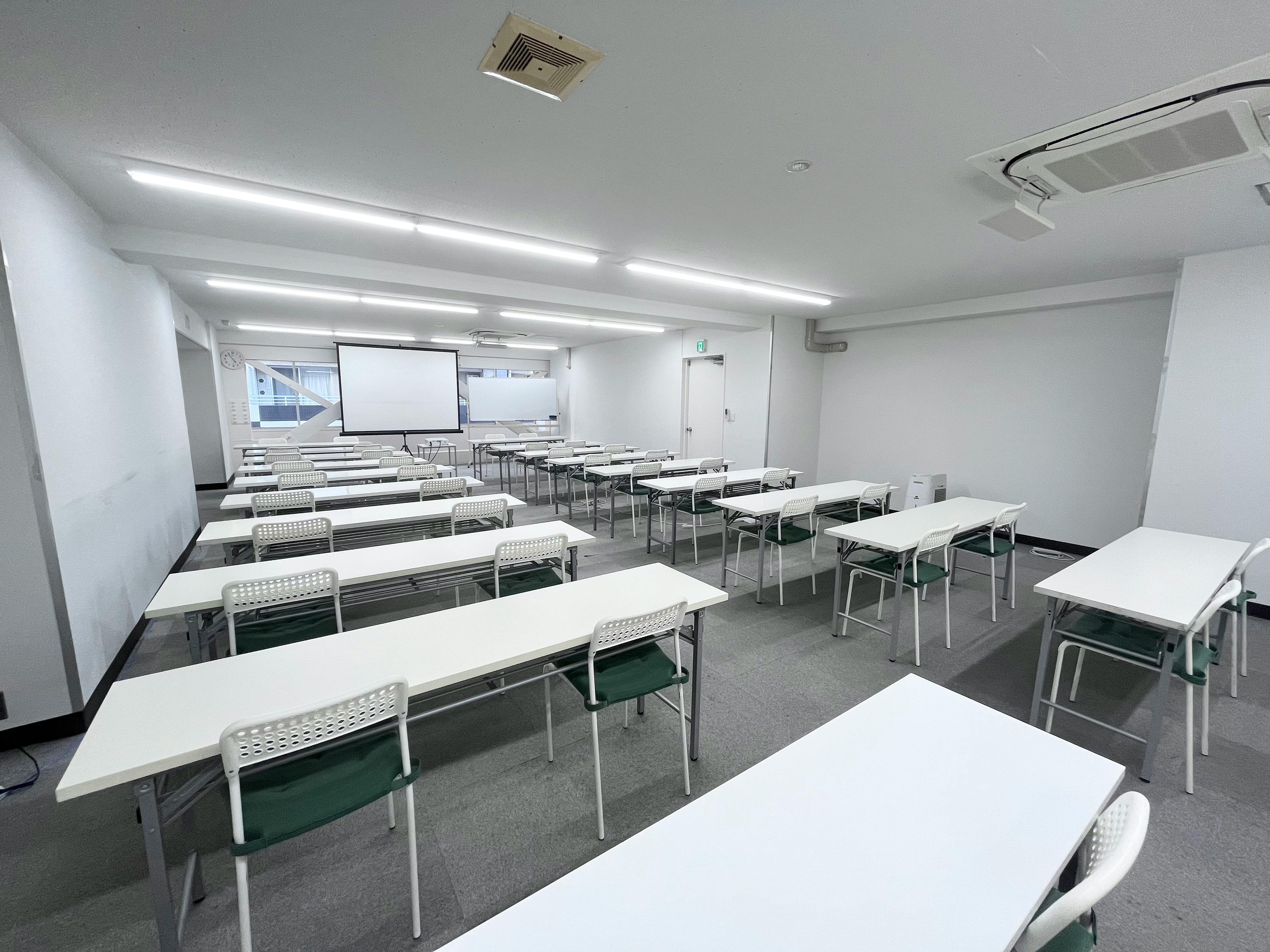 【馬喰町駅1分】招待制の製品PR会や受注販売会に適した60名程度収容可能なレンタルスペース