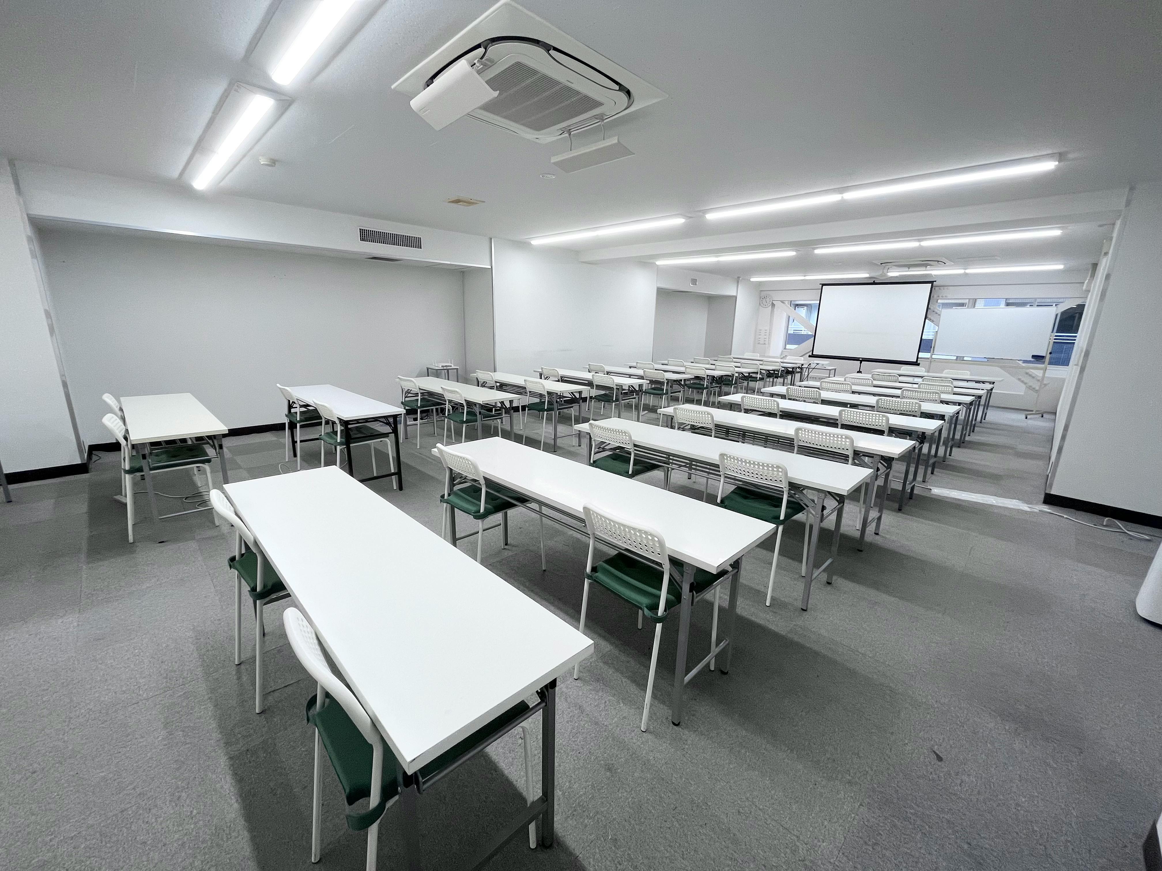 【馬喰町駅1分】招待制の製品PR会や受注販売会に適した60名程度収容可能なレンタルスペース