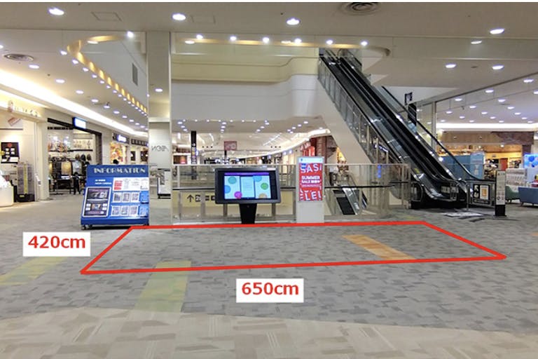 【イオンモール日の出】3階 イオン前(キッズリパブリック前)の画像1