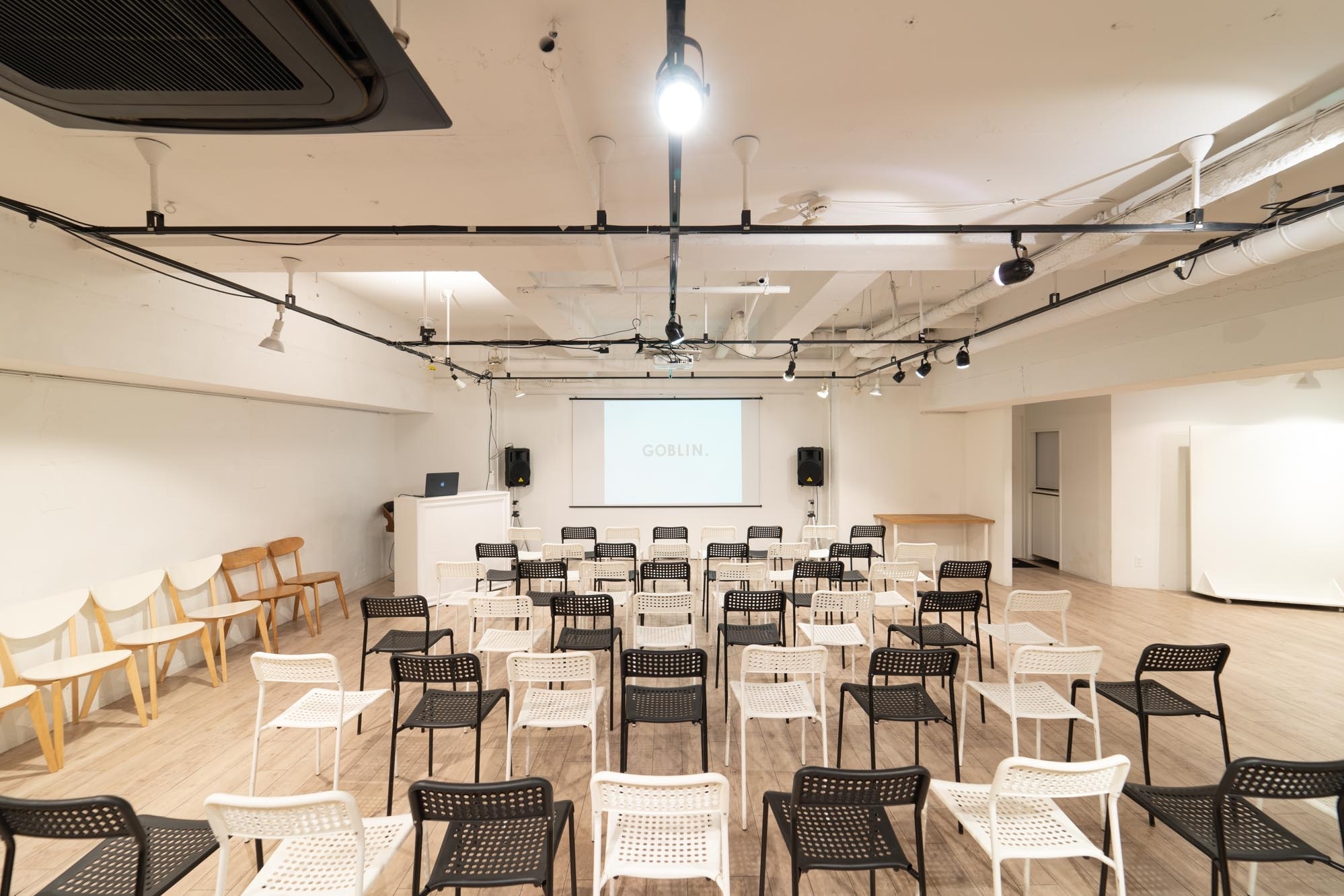 【代官山駅3分】展示会やイベントに最適な設備の整ったナチュラル系レンタルスペースの画像16