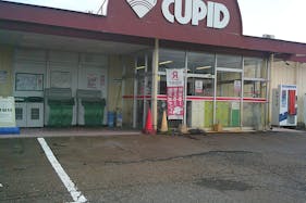 【キューピット早通店】店舗入口前にあるキッチンカー専用スペース