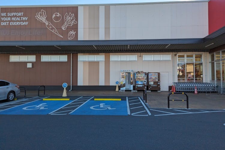 【生鮮市場TOP鶴ケ舞】プロモーションに利用可能な1階催事スペース(軒下)