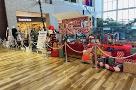 【イオンモール白山】2階海側通り