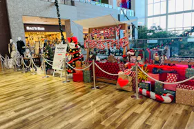 【イオンモール白山】2階海側通り