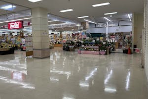 【イオンタウン伊勢ララパーク(C・D区画)】セールスプロモーションや出張販売に最適な施設中央のイベントスペース(C区画)