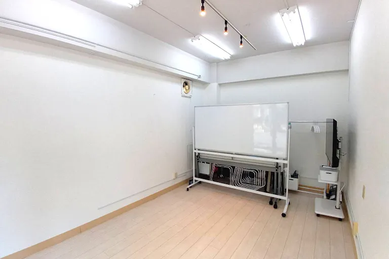 【岡山駅3分】広くはありませんが備品を寄せて店舗スペース作れます。