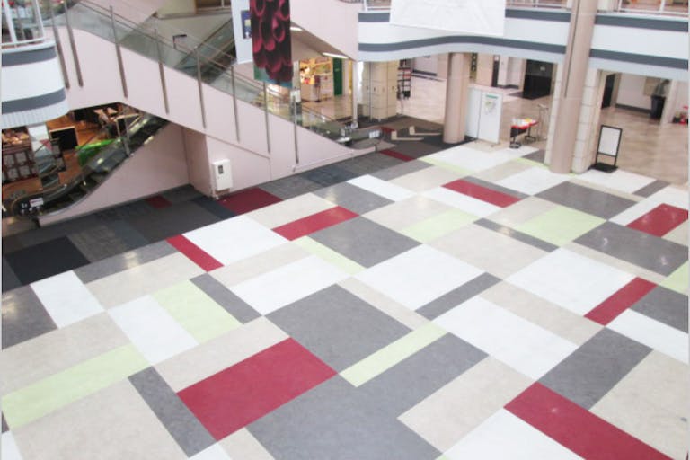 【イオンモール富津】アゼリアコートの画像1